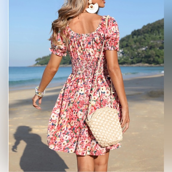 Floral Print Shirred  Puff Sleeve Dress - Picture 3 of 5